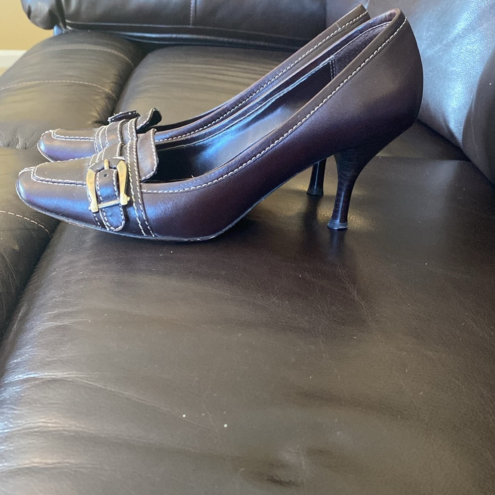Shoes - Picture 2 of 8